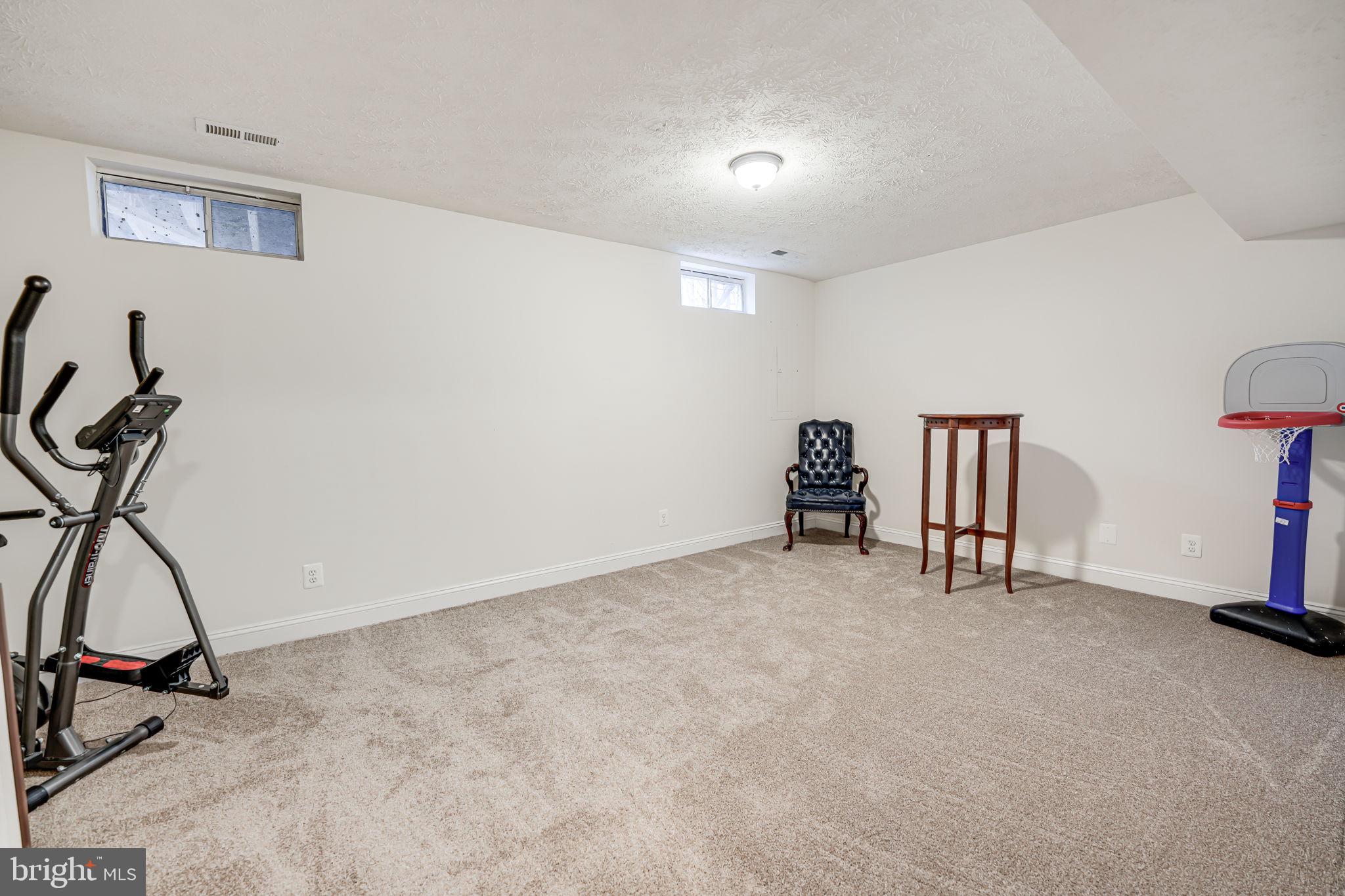 HAMPTON OAKS - Residential