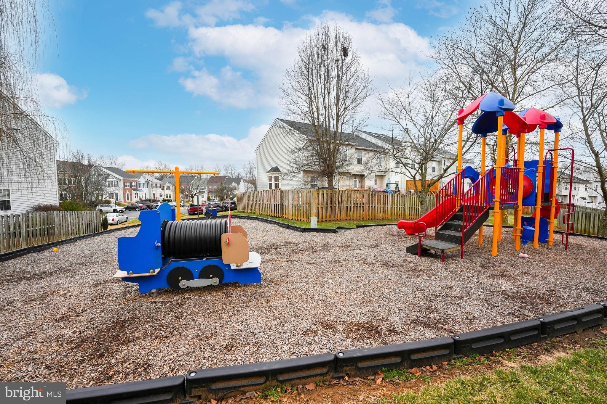 HAMPTON OAKS - Residential
