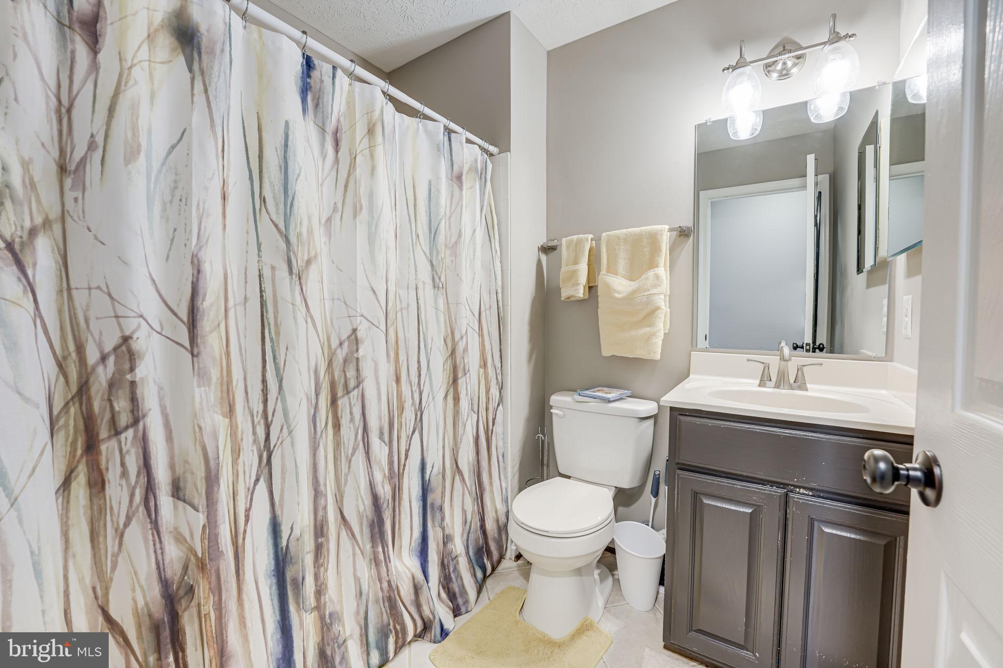 HAMPTON OAKS - Residential