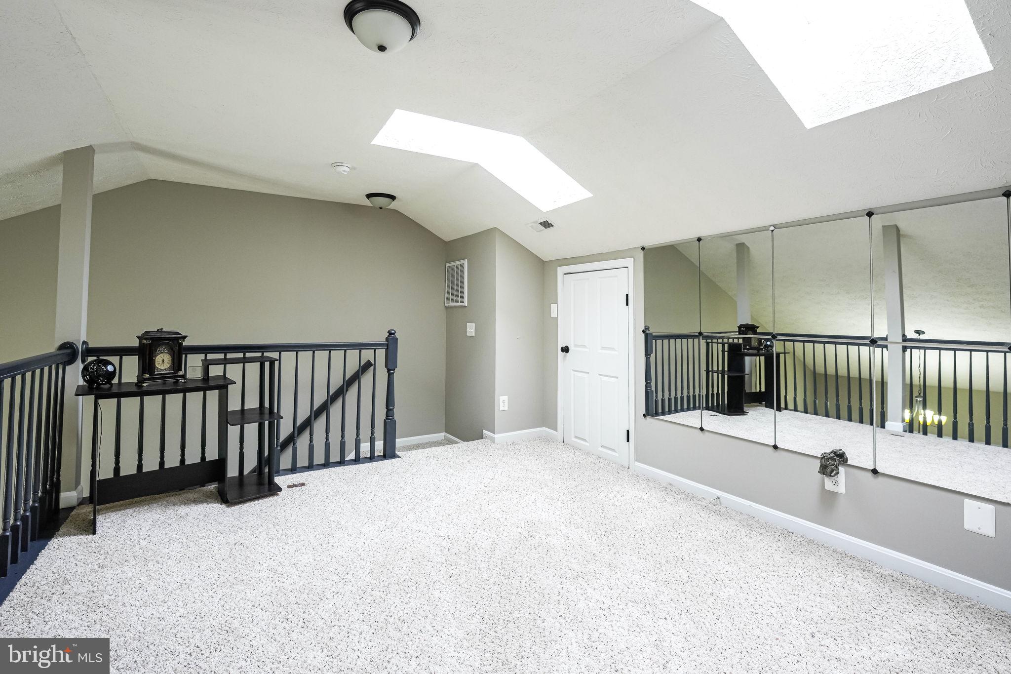 HAMPTON OAKS - Residential