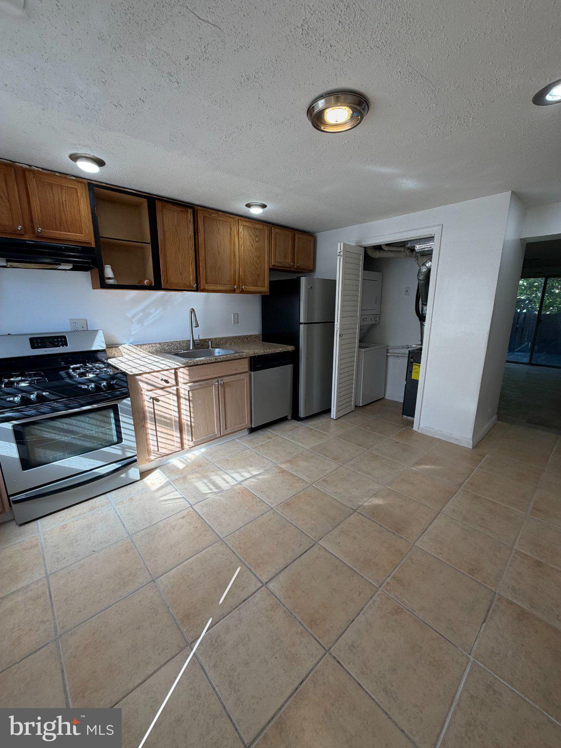 1805 DUTCH VILLAGE DRIVE K-339