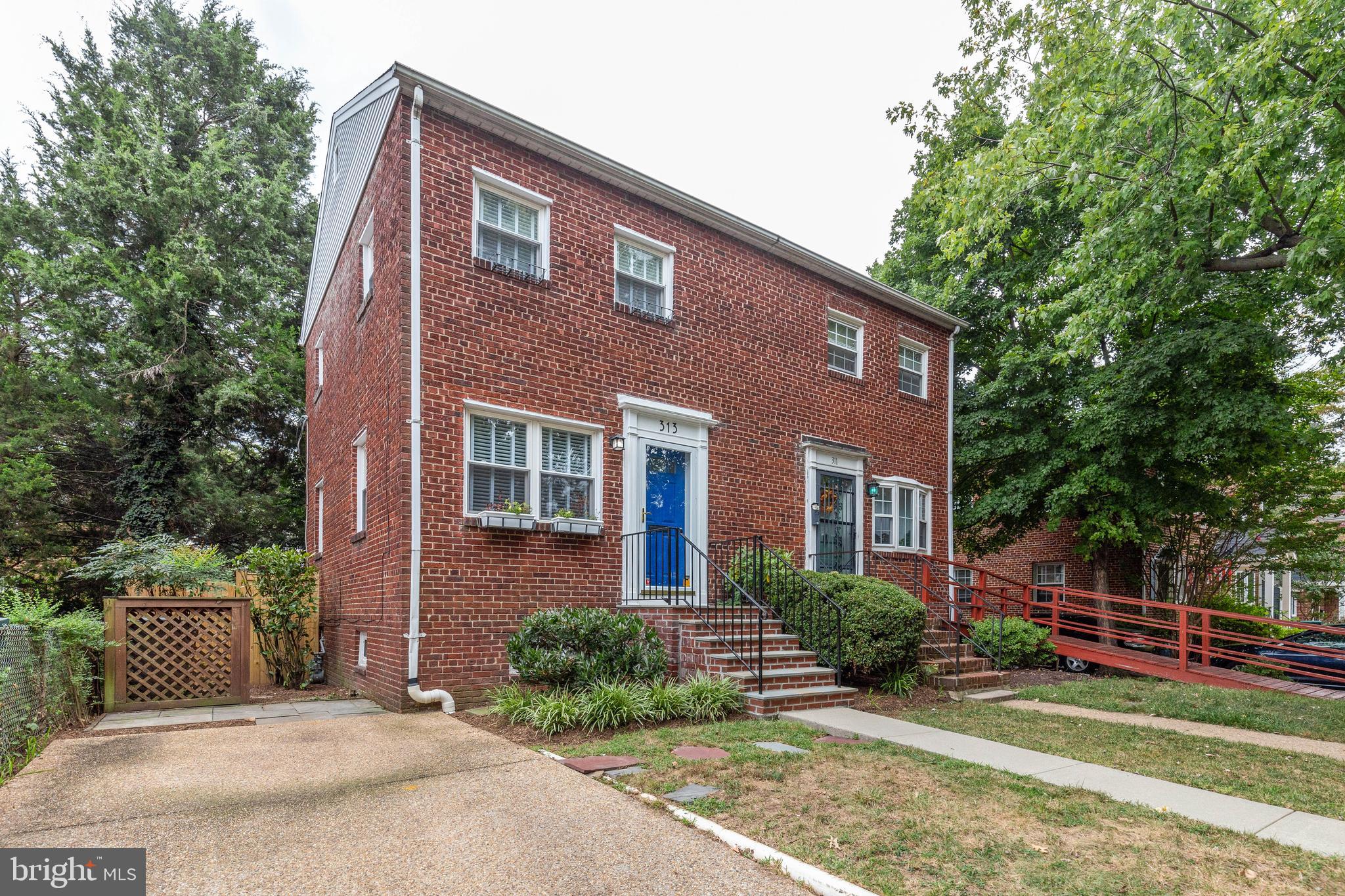 ROSEMONT PARK - Residential