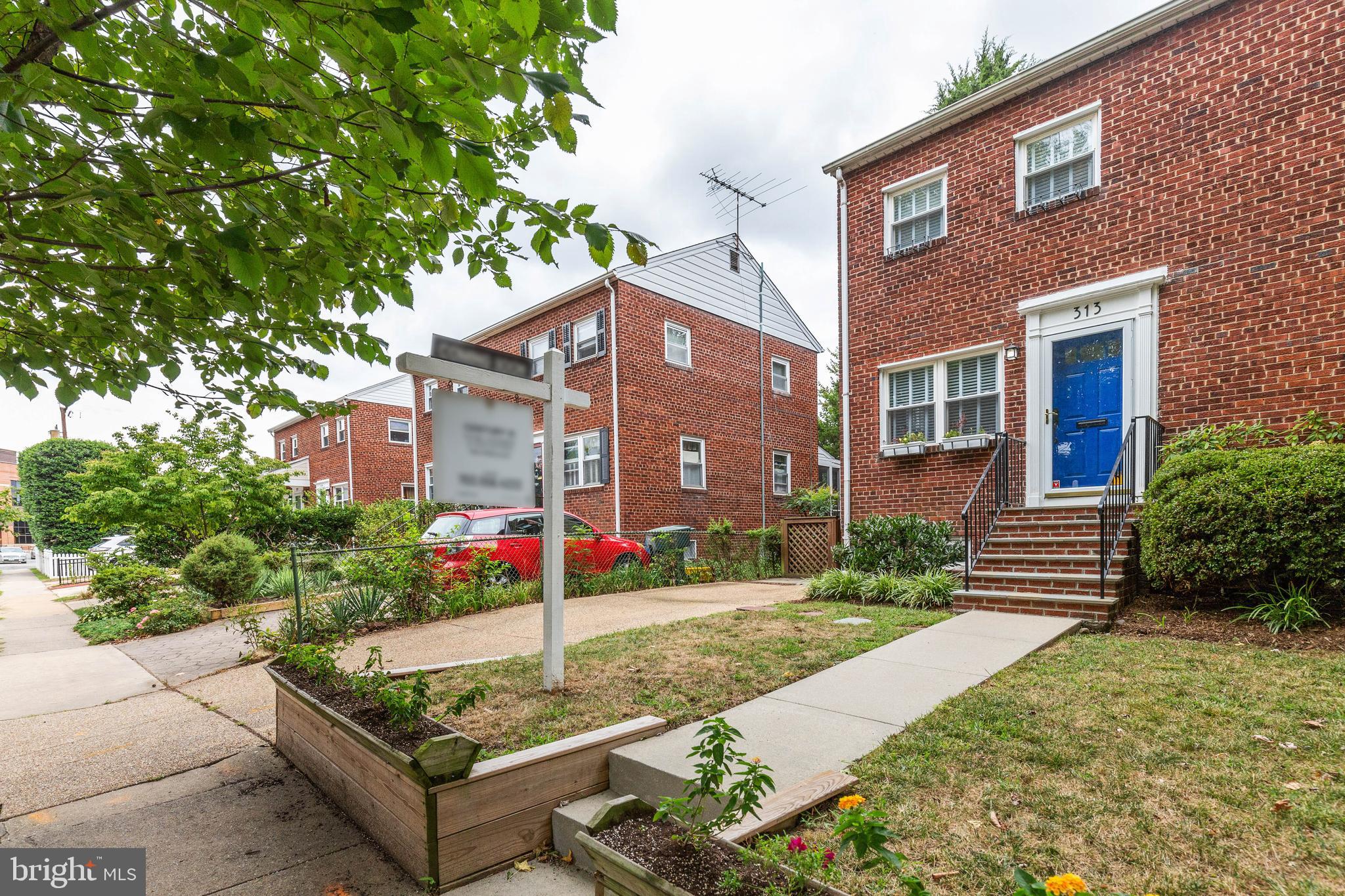 ROSEMONT PARK - Residential