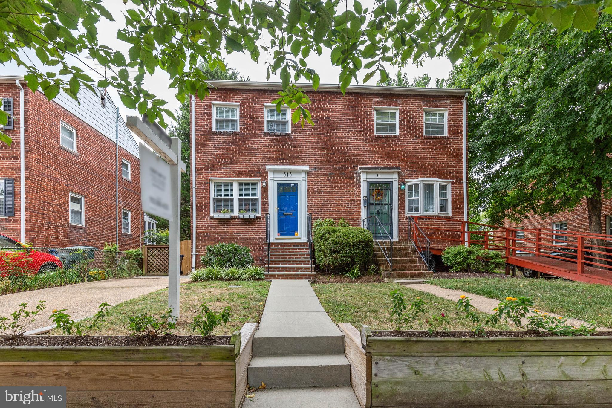 ROSEMONT PARK - Residential