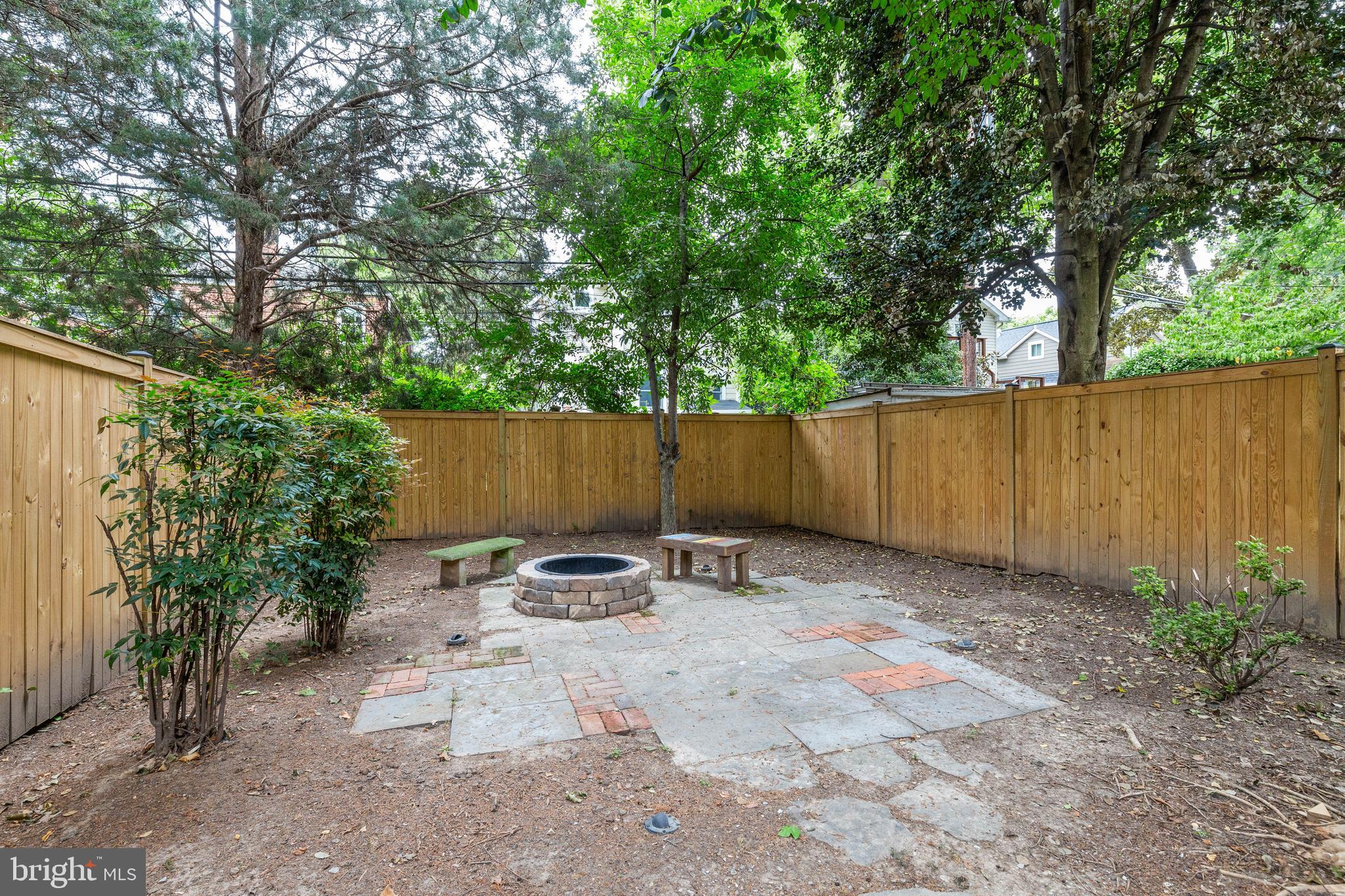 ROSEMONT PARK - Residential