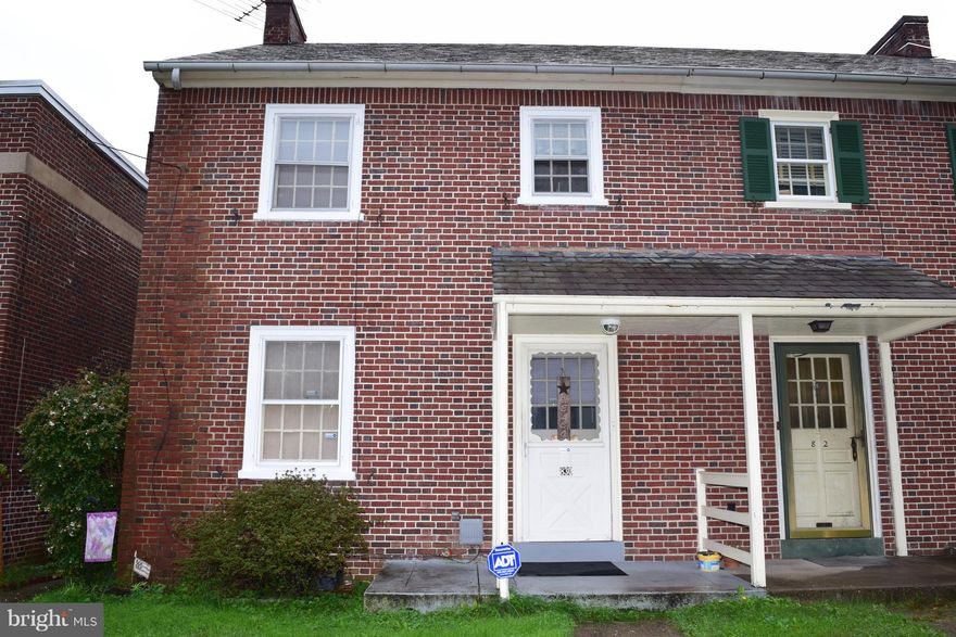 Fantastic Semi-detached 3 bed/1 bath on a quiet street with plenty of parking. Hardwood floors throughout, covered rear porch, updated hot water heater and many other updates, and a full dining room with breakfast bar! This home is ready to sell!