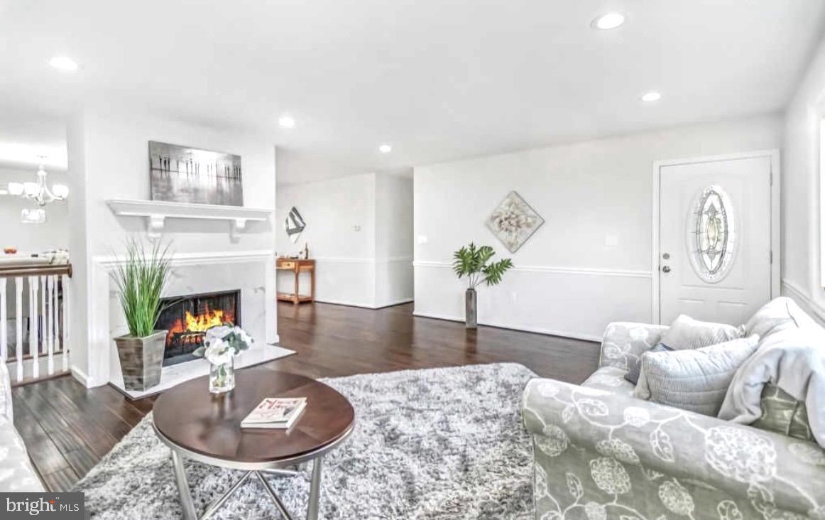 227 EASTON S