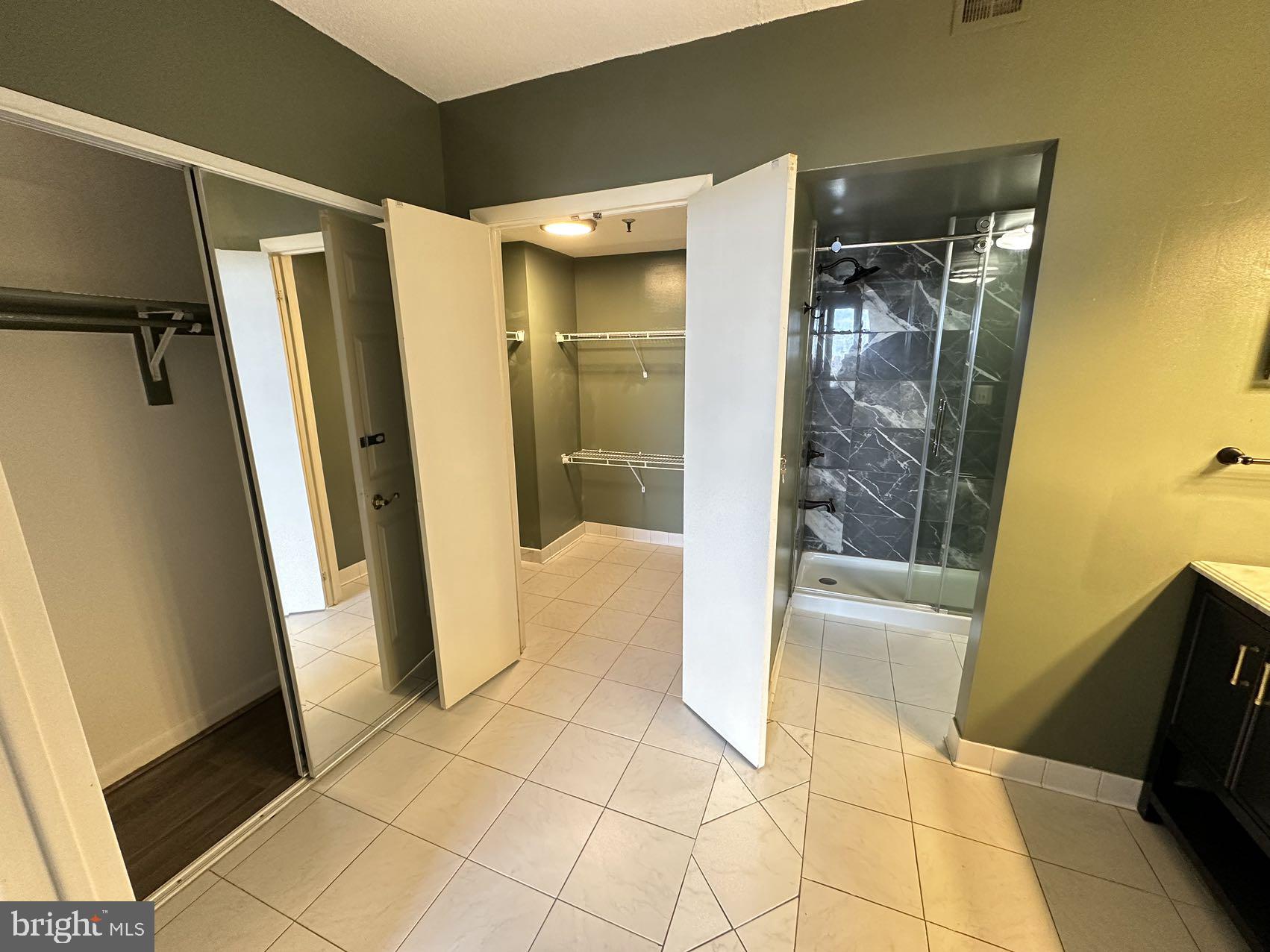 SKYLINE HOUSE - Residential Lease