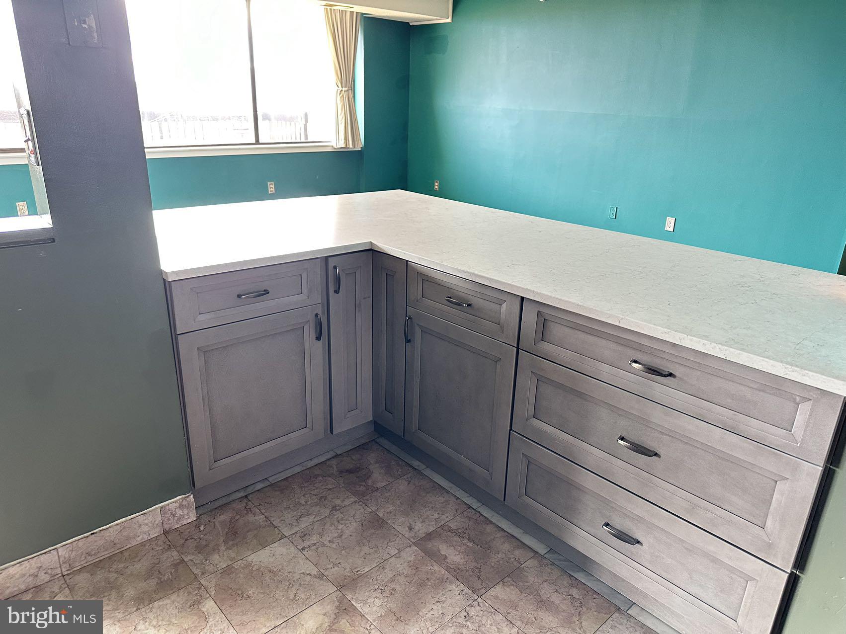 SKYLINE HOUSE - Residential Lease