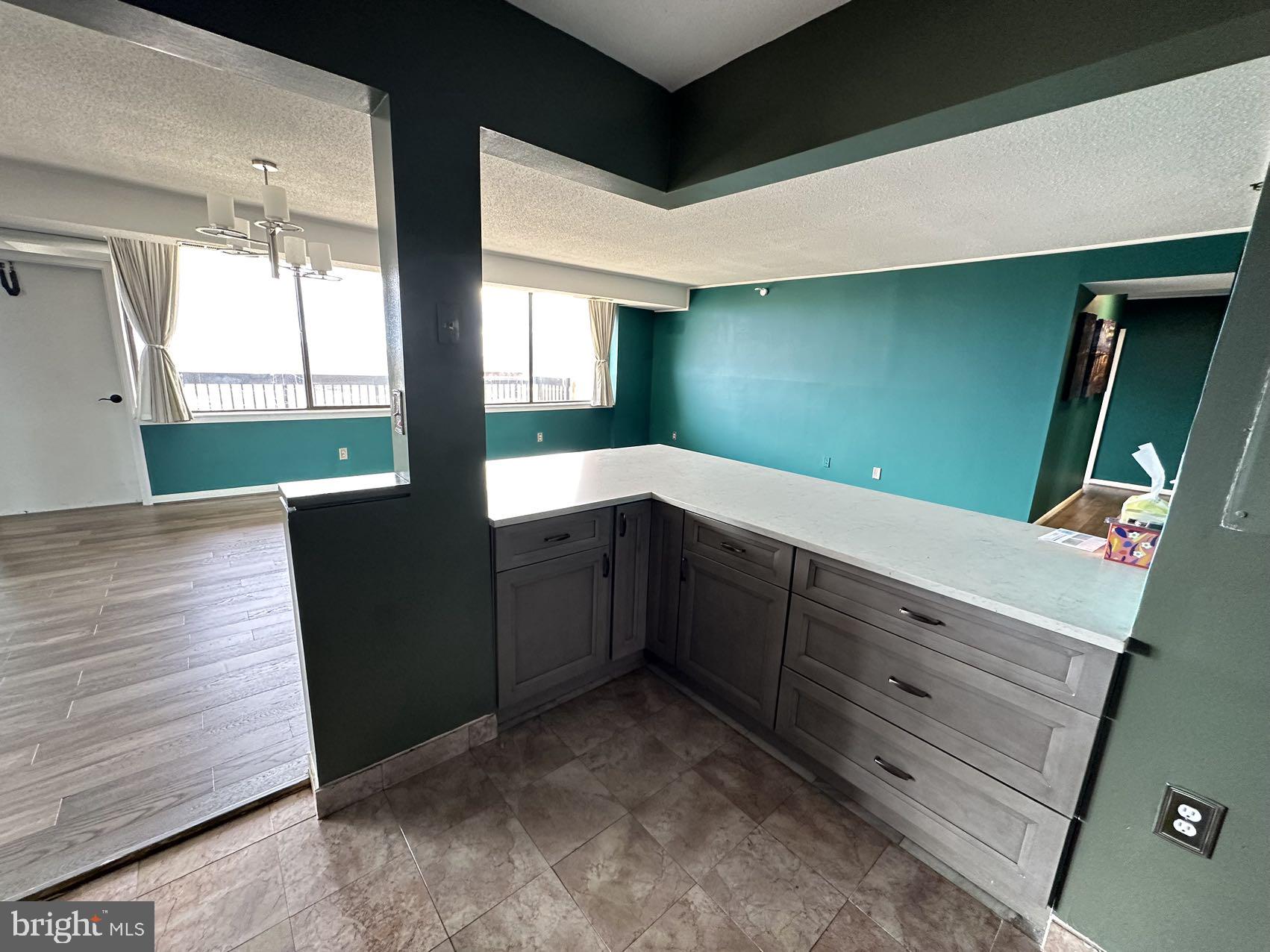 SKYLINE HOUSE - Residential Lease