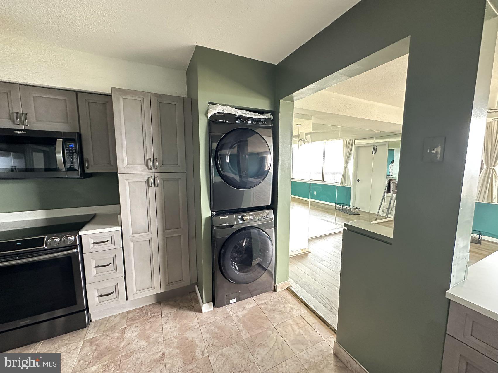 SKYLINE HOUSE - Residential Lease