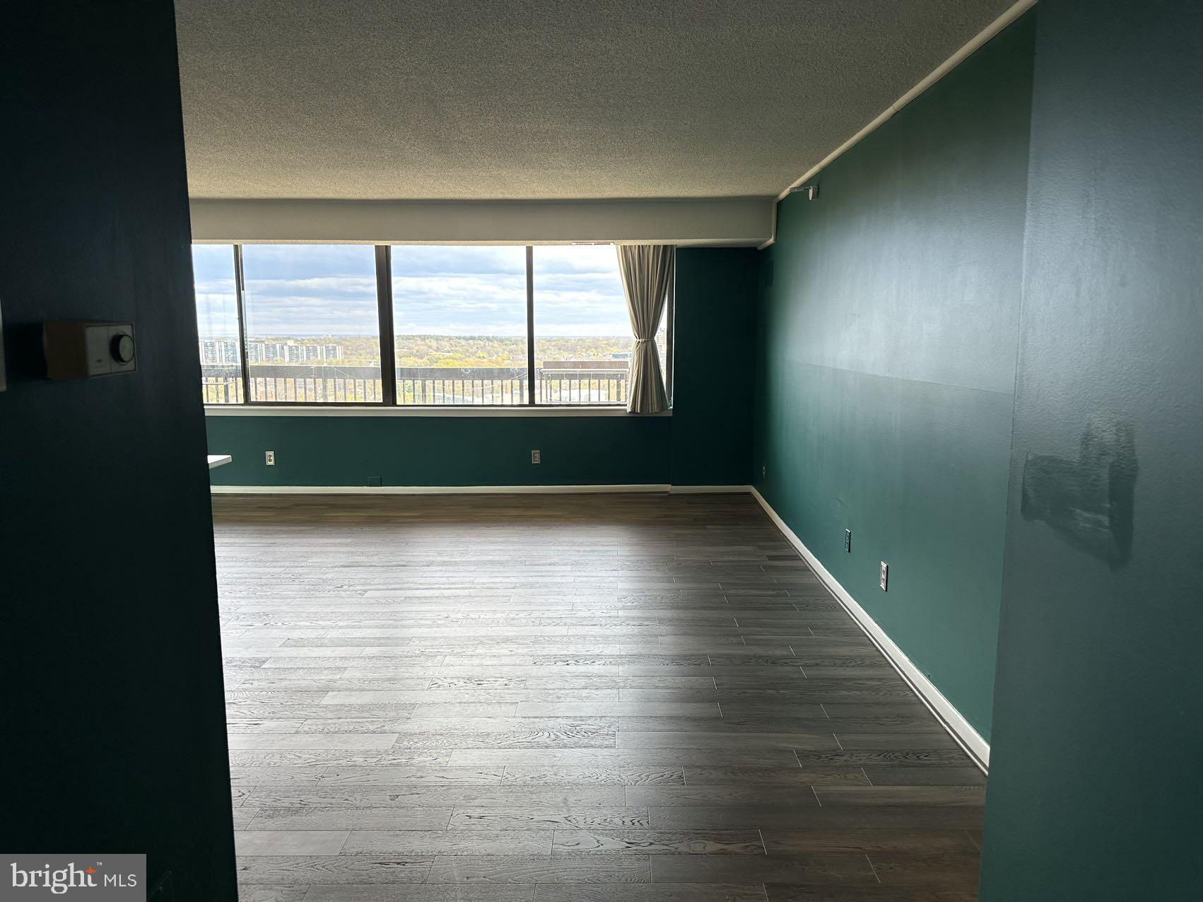 SKYLINE HOUSE - Residential Lease