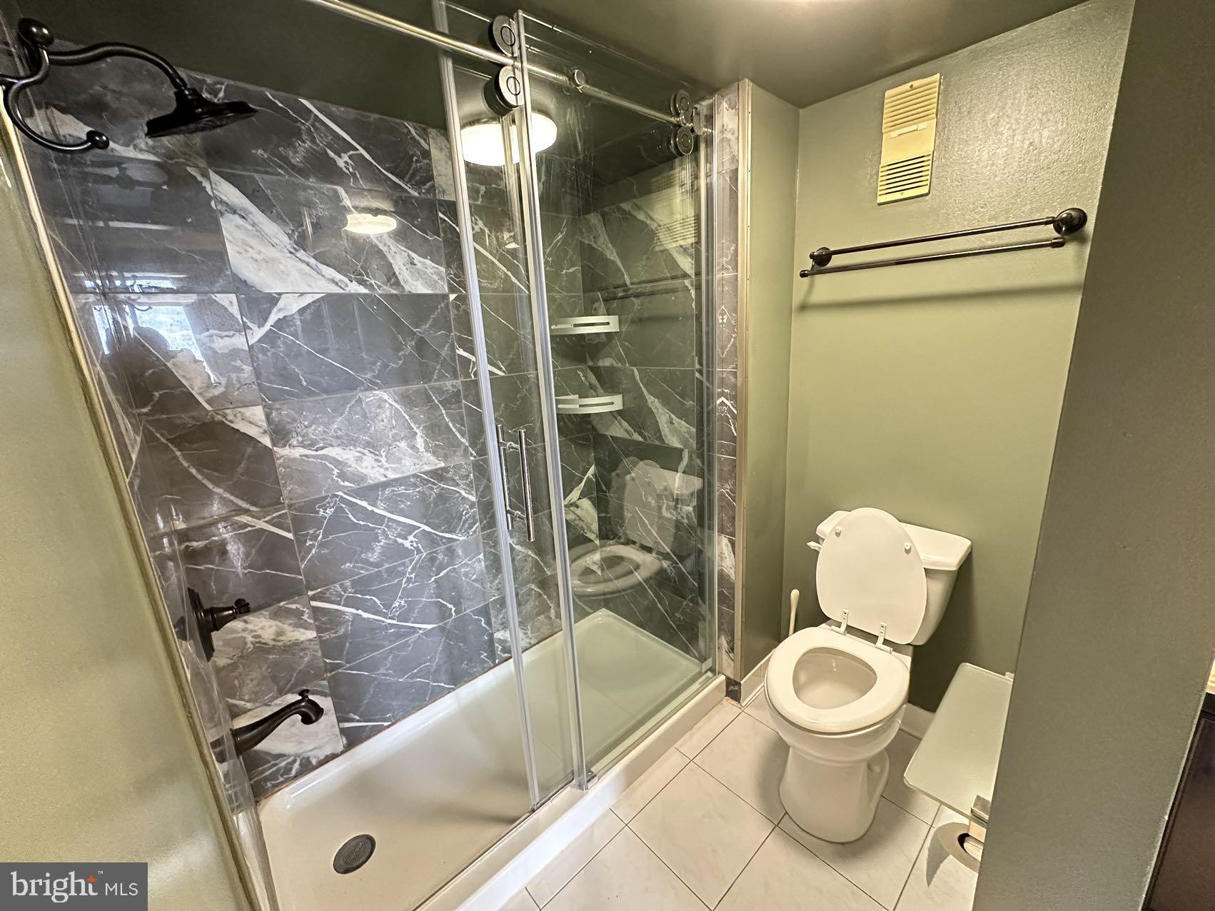 SKYLINE HOUSE - Residential Lease