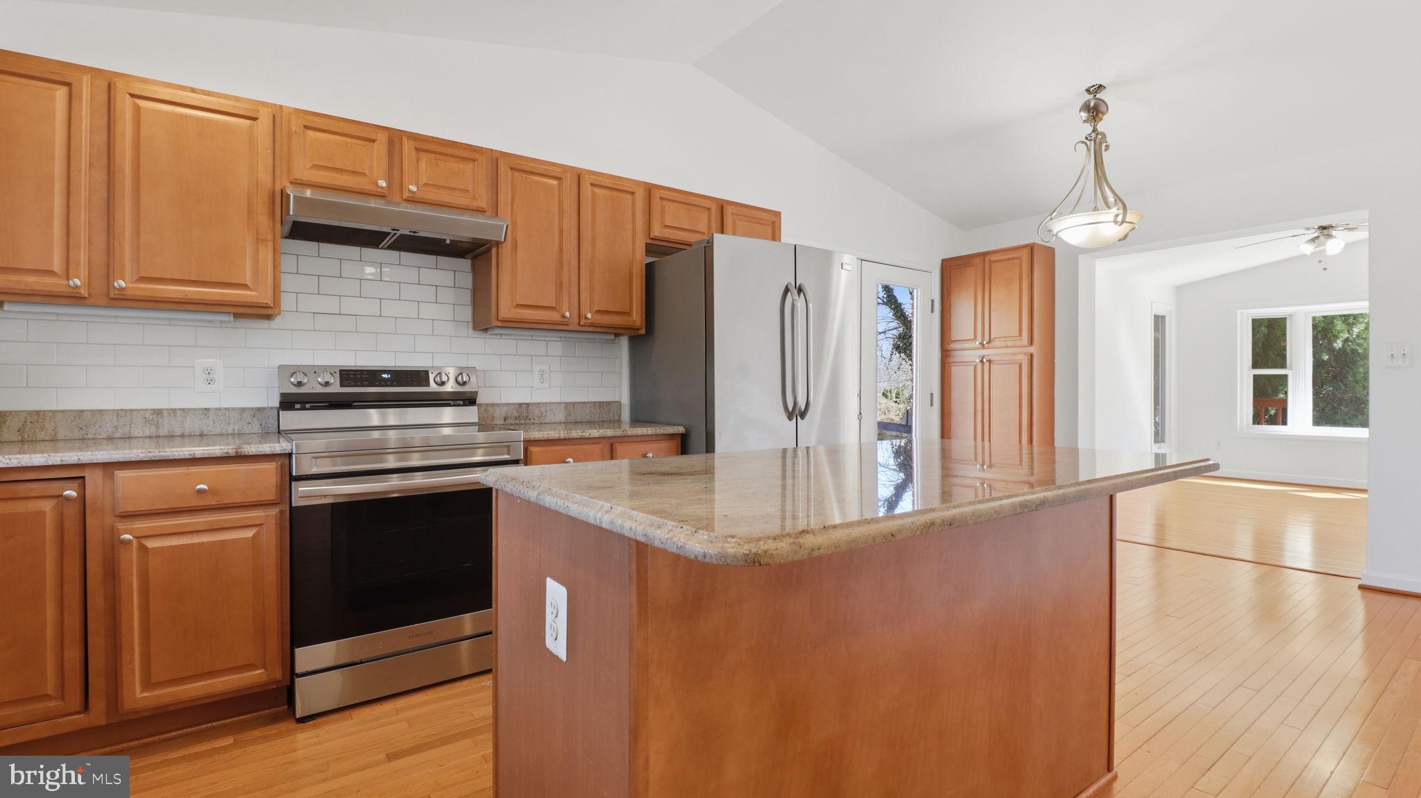 COUNTRY CLUB HILLS - Residential