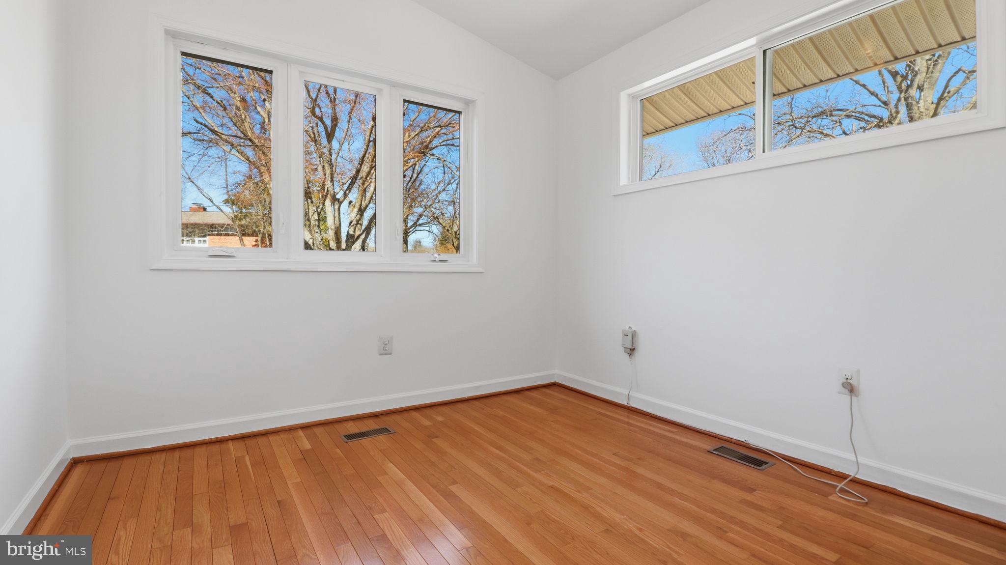 COUNTRY CLUB HILLS - Residential