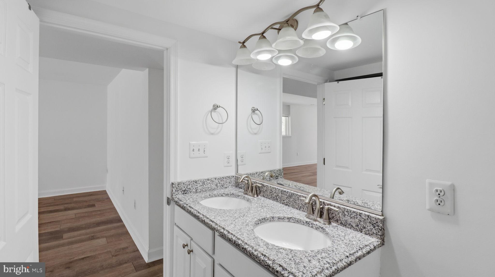 COUNTRY CLUB HILLS - Residential