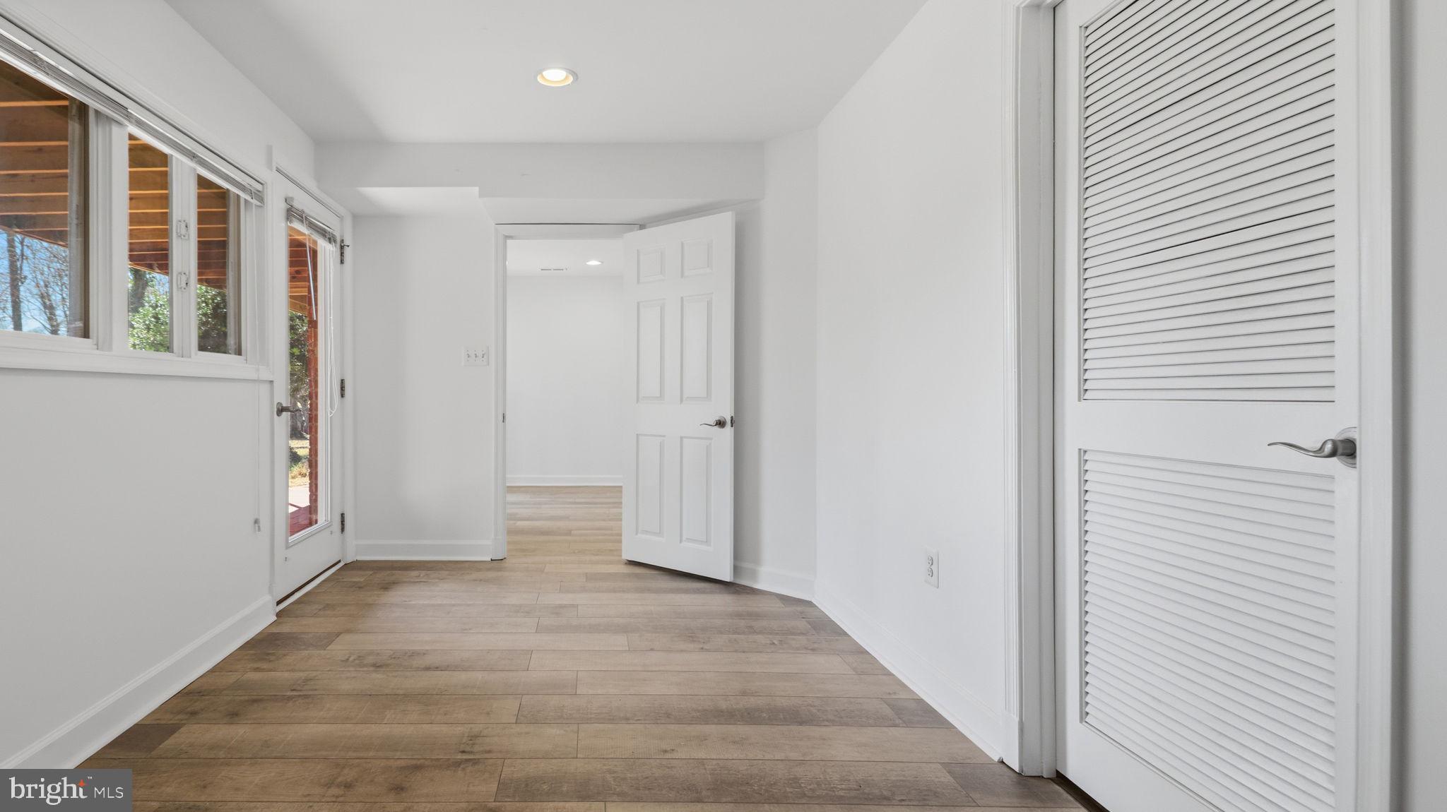 COUNTRY CLUB HILLS - Residential