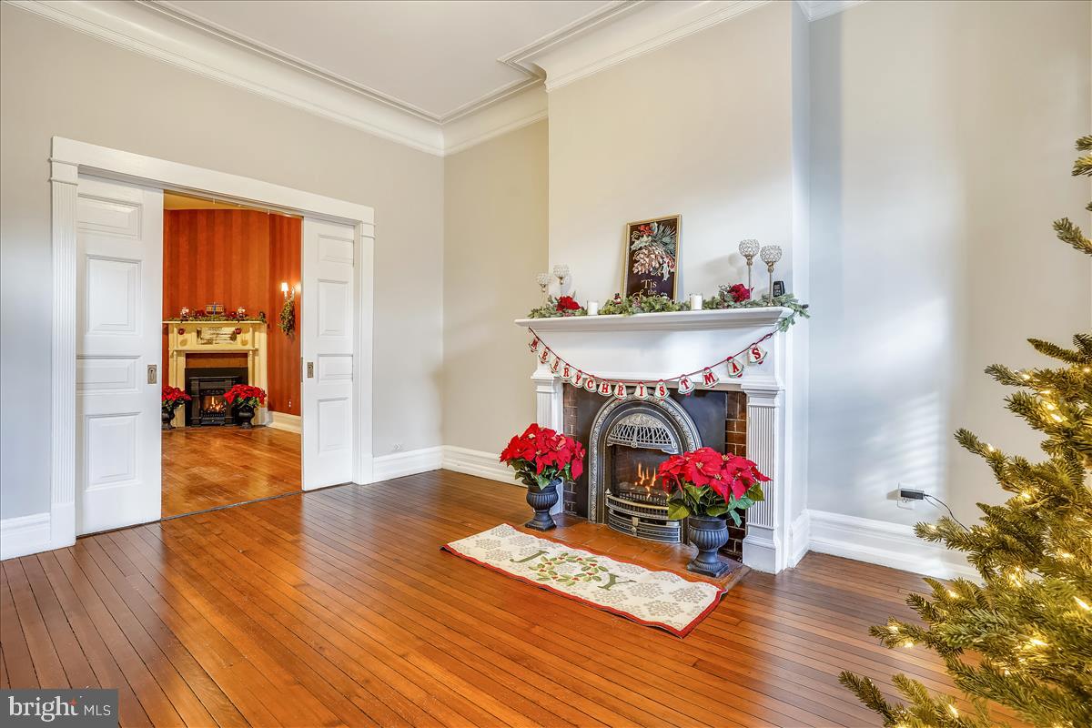 OLD TOWN ALEXANDRIA - Residential