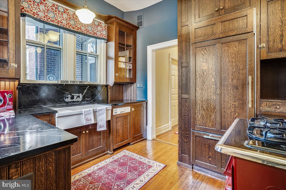 OLD TOWN ALEXANDRIA - Residential