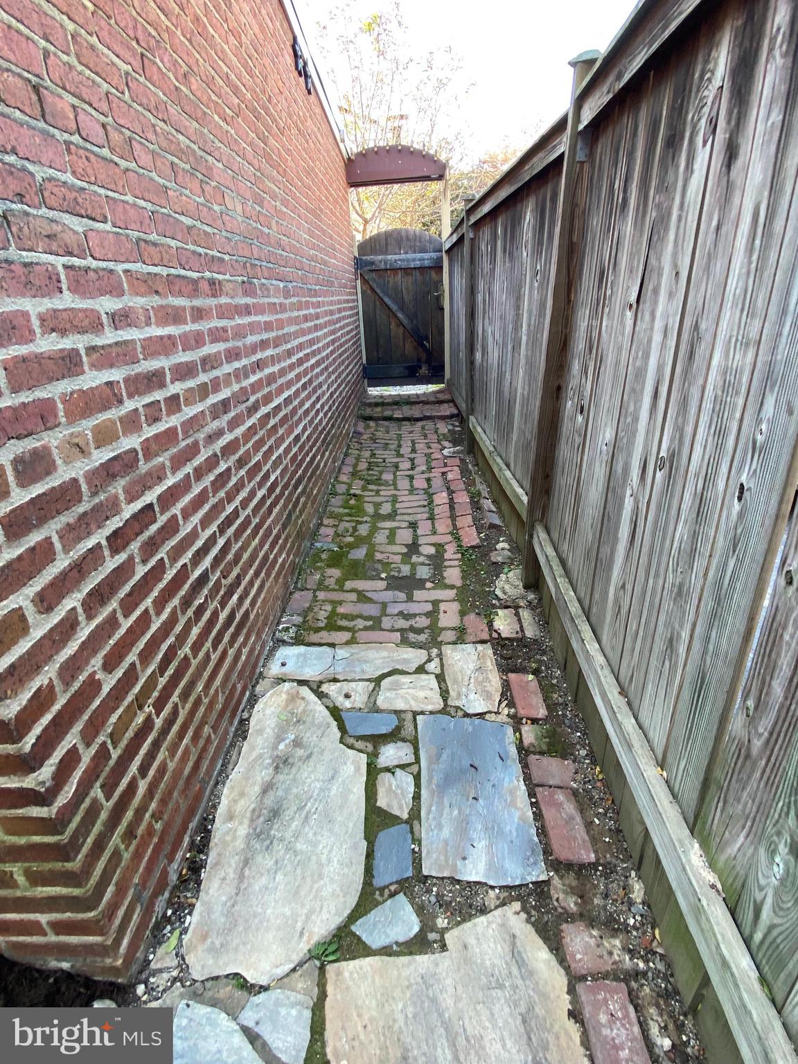 OLD TOWN ALEXANDRIA - Residential