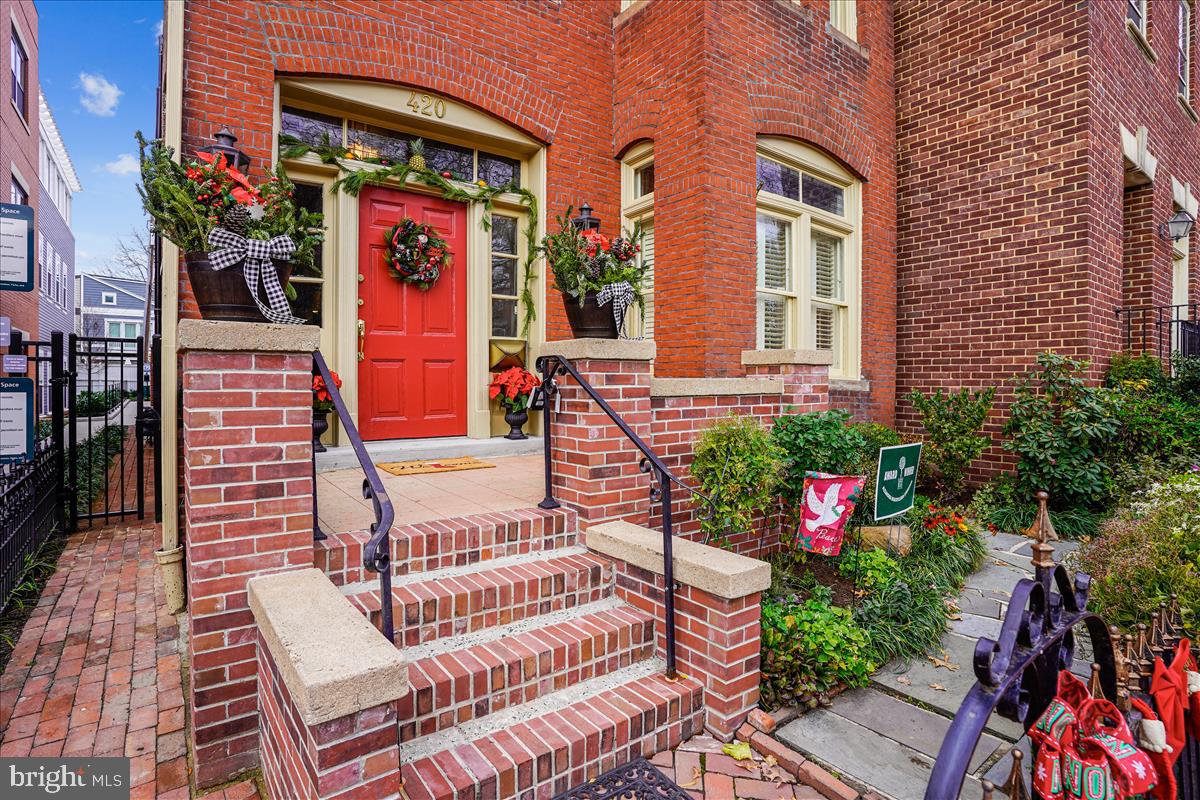 OLD TOWN ALEXANDRIA - Residential