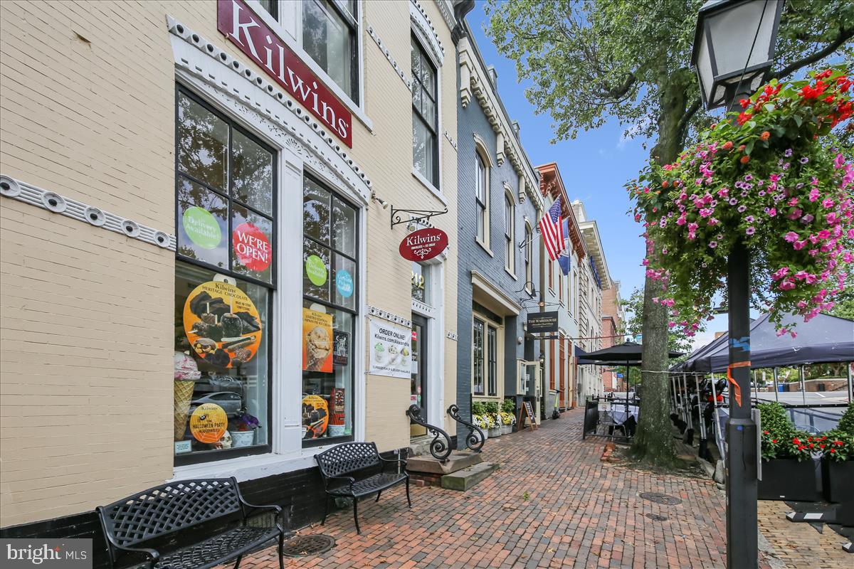 OLD TOWN ALEXANDRIA - Residential