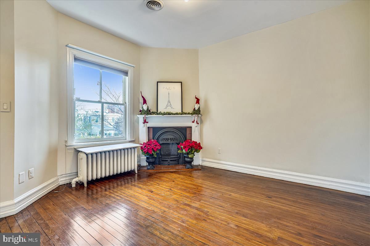 OLD TOWN ALEXANDRIA - Residential