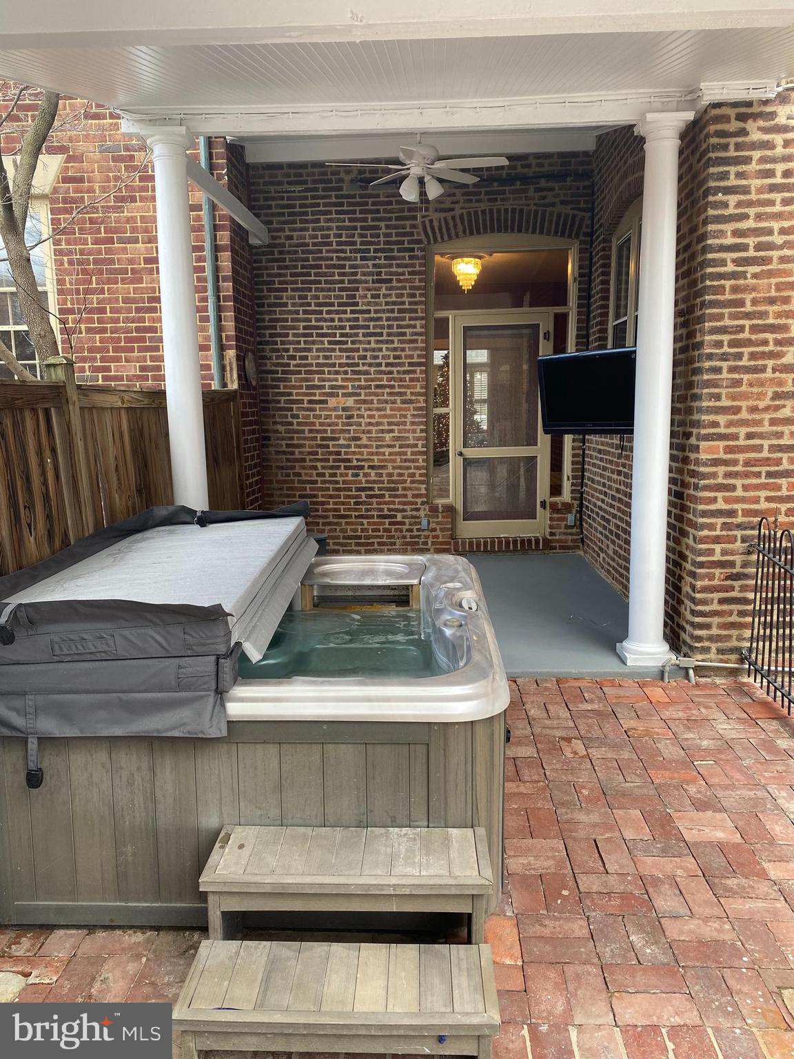 OLD TOWN ALEXANDRIA - Residential