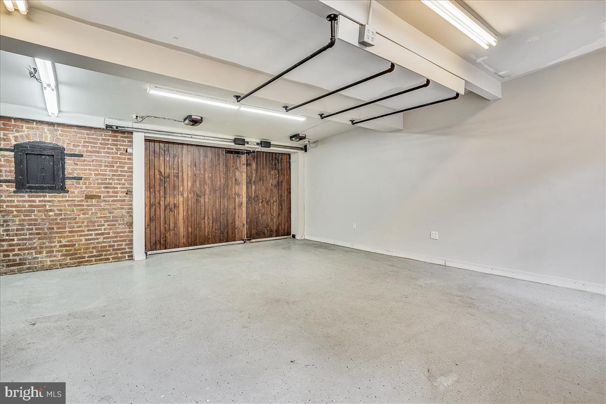 OLD TOWN ALEXANDRIA - Residential