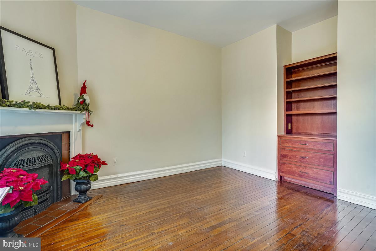 OLD TOWN ALEXANDRIA - Residential