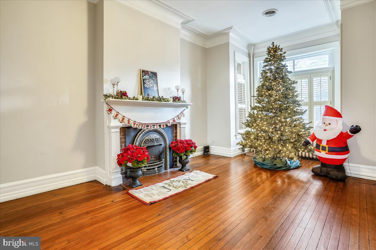 OLD TOWN ALEXANDRIA - Residential