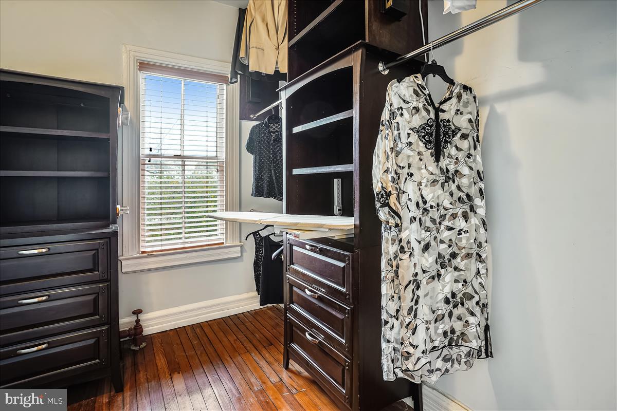 OLD TOWN ALEXANDRIA - Residential