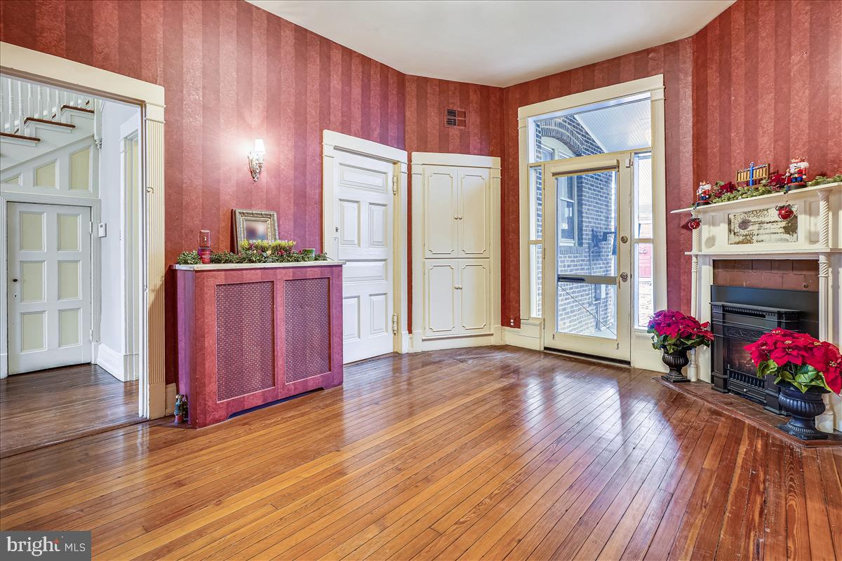 OLD TOWN ALEXANDRIA - Residential