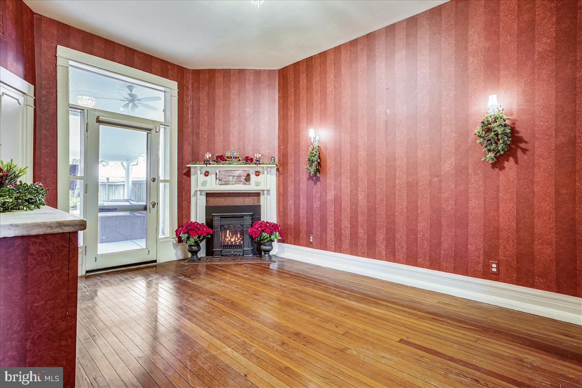 OLD TOWN ALEXANDRIA - Residential