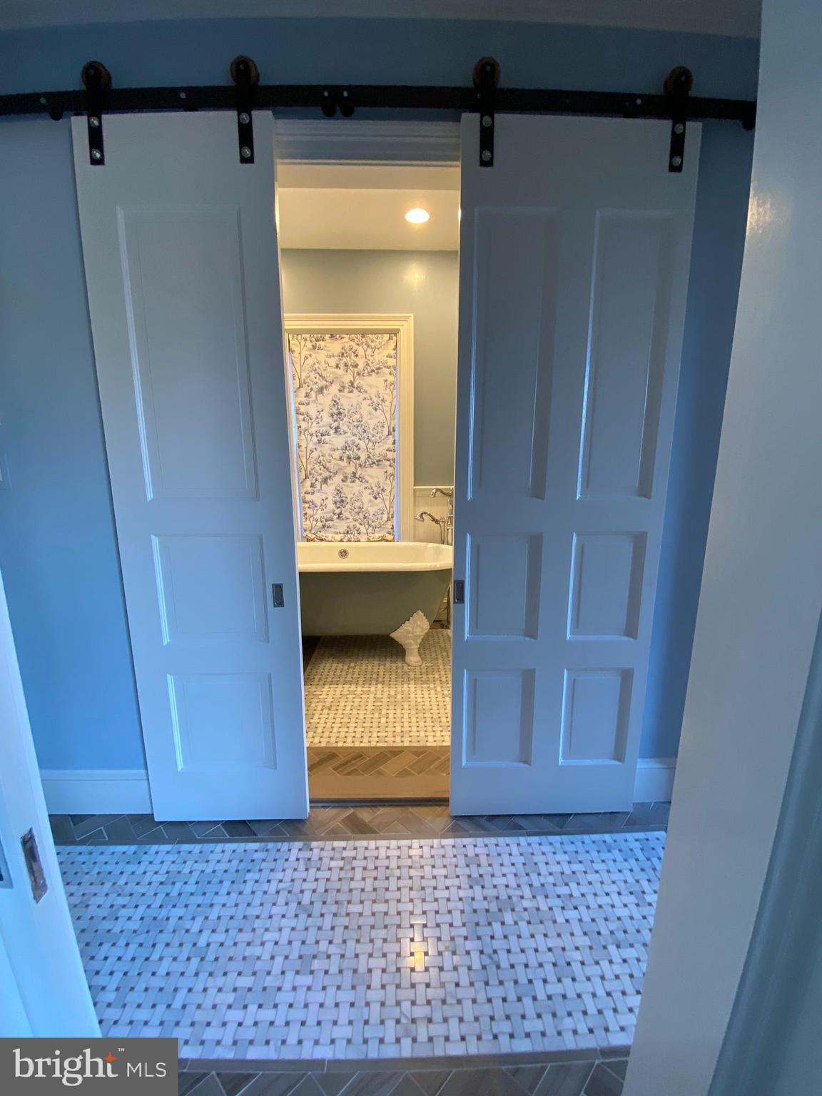 OLD TOWN ALEXANDRIA - Residential