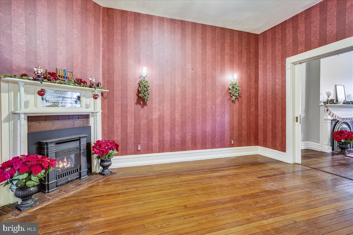 OLD TOWN ALEXANDRIA - Residential