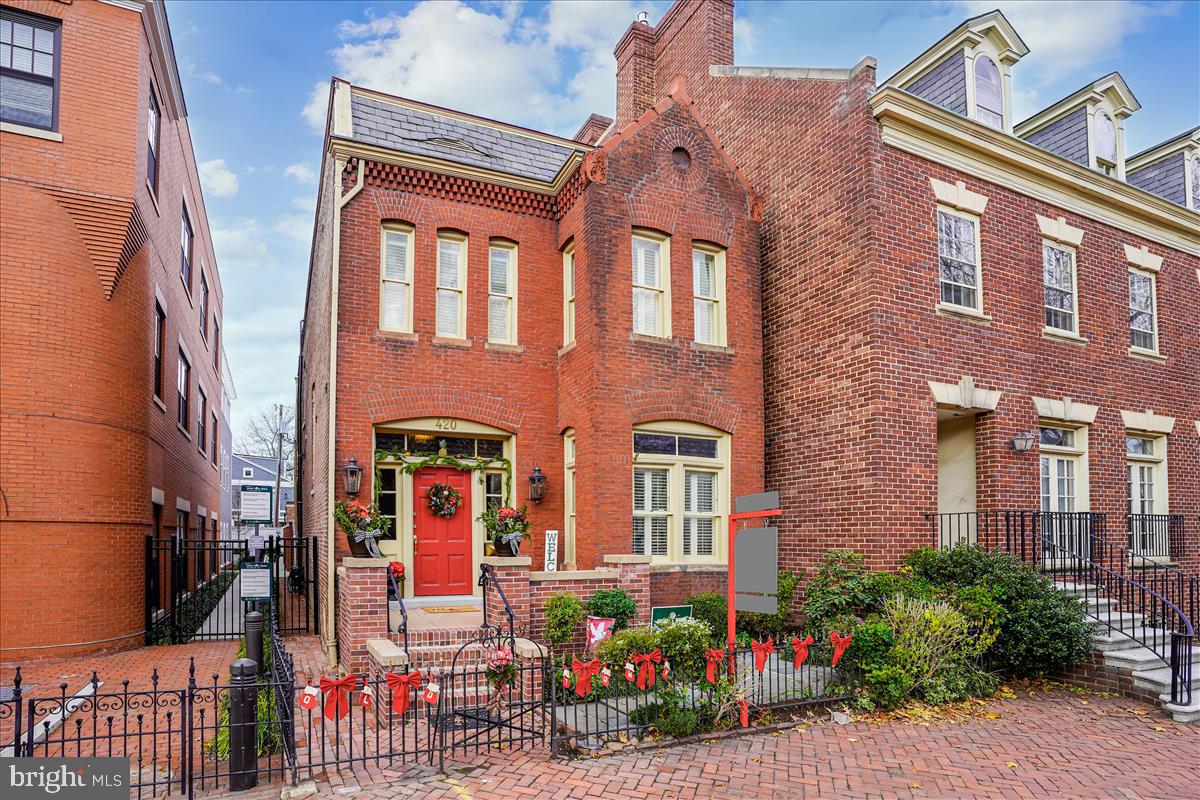 OLD TOWN ALEXANDRIA - Residential