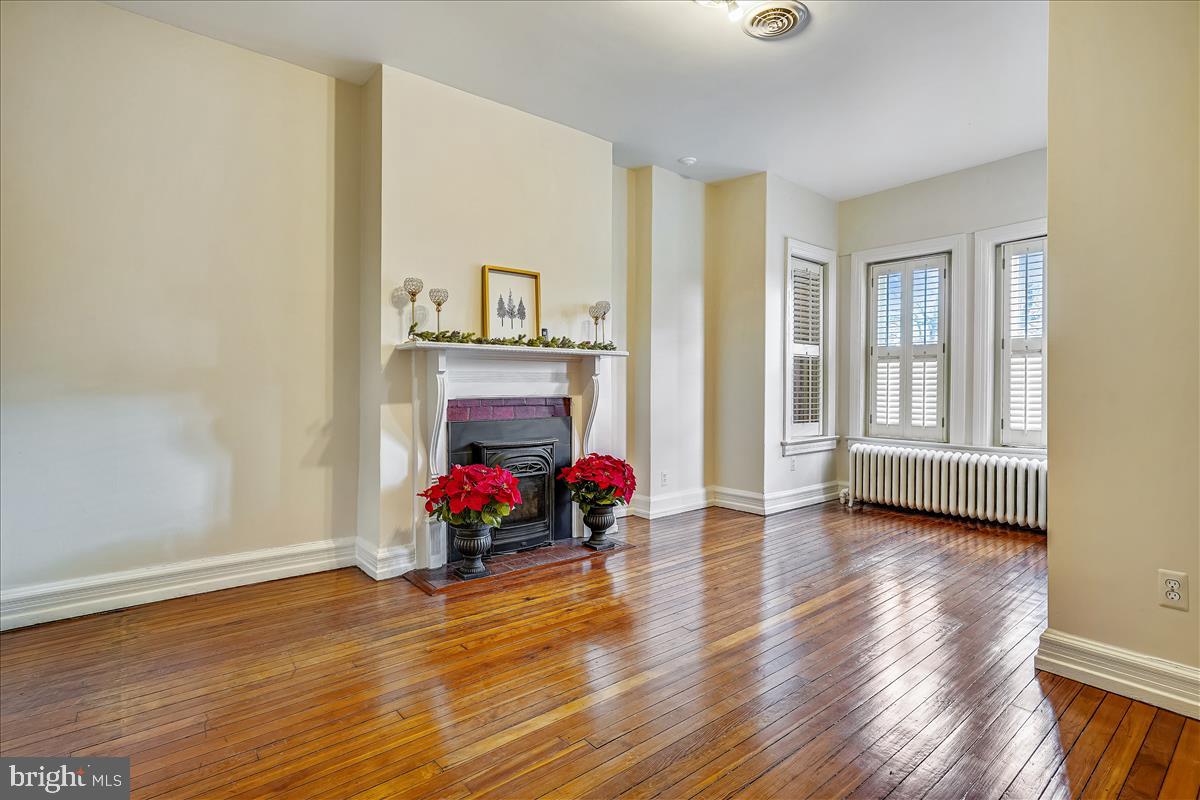 OLD TOWN ALEXANDRIA - Residential