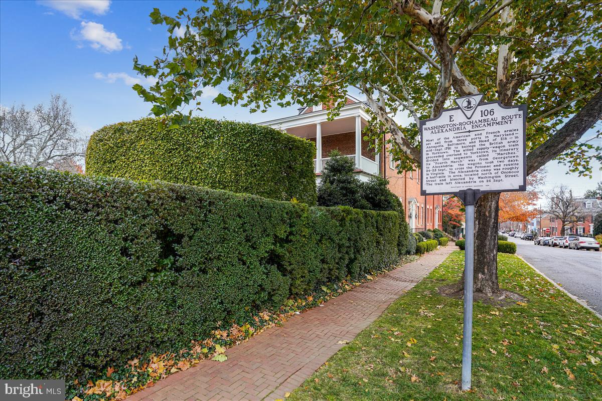 OLD TOWN ALEXANDRIA - Residential