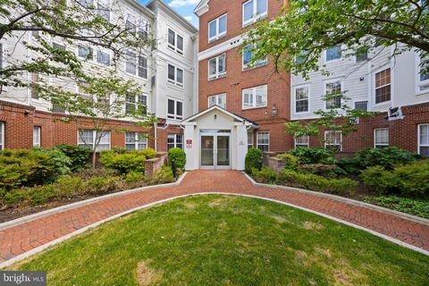 Photo of 801 S Greenbrier Street #215, ARLINGTON, VA 22204 (MLS # VAAR2069468)