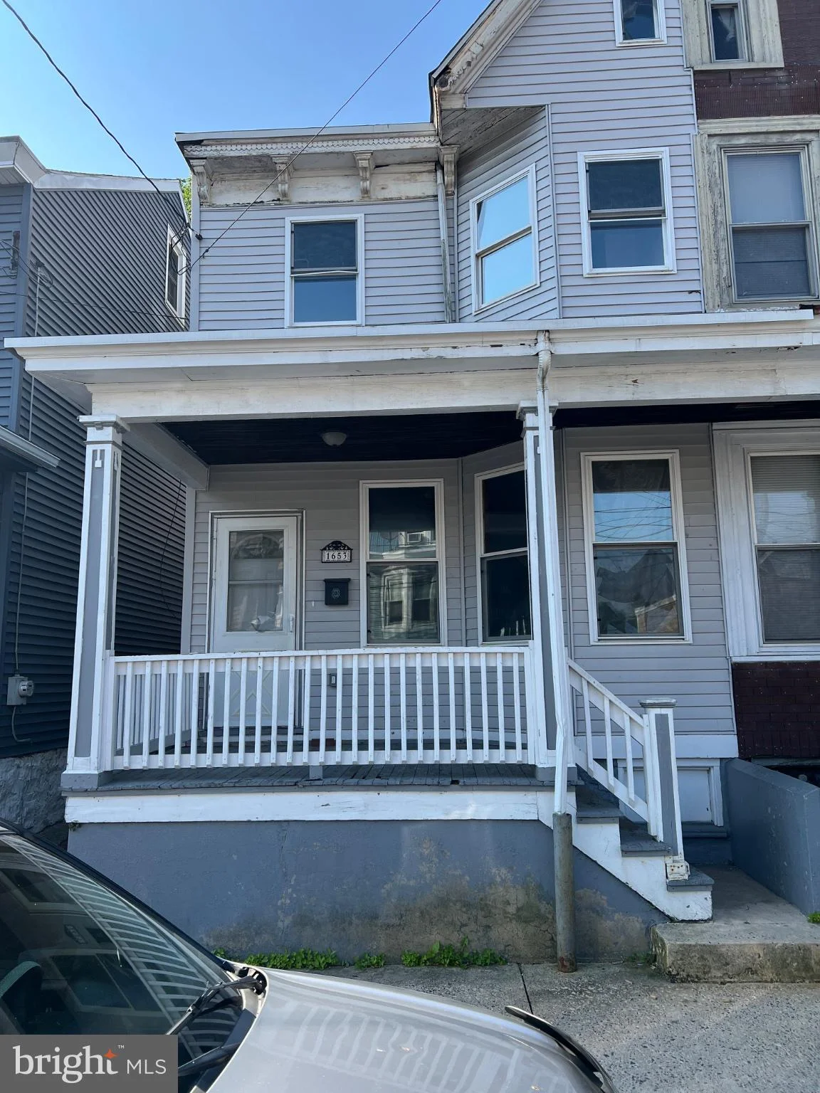1653 W Norwegian Street