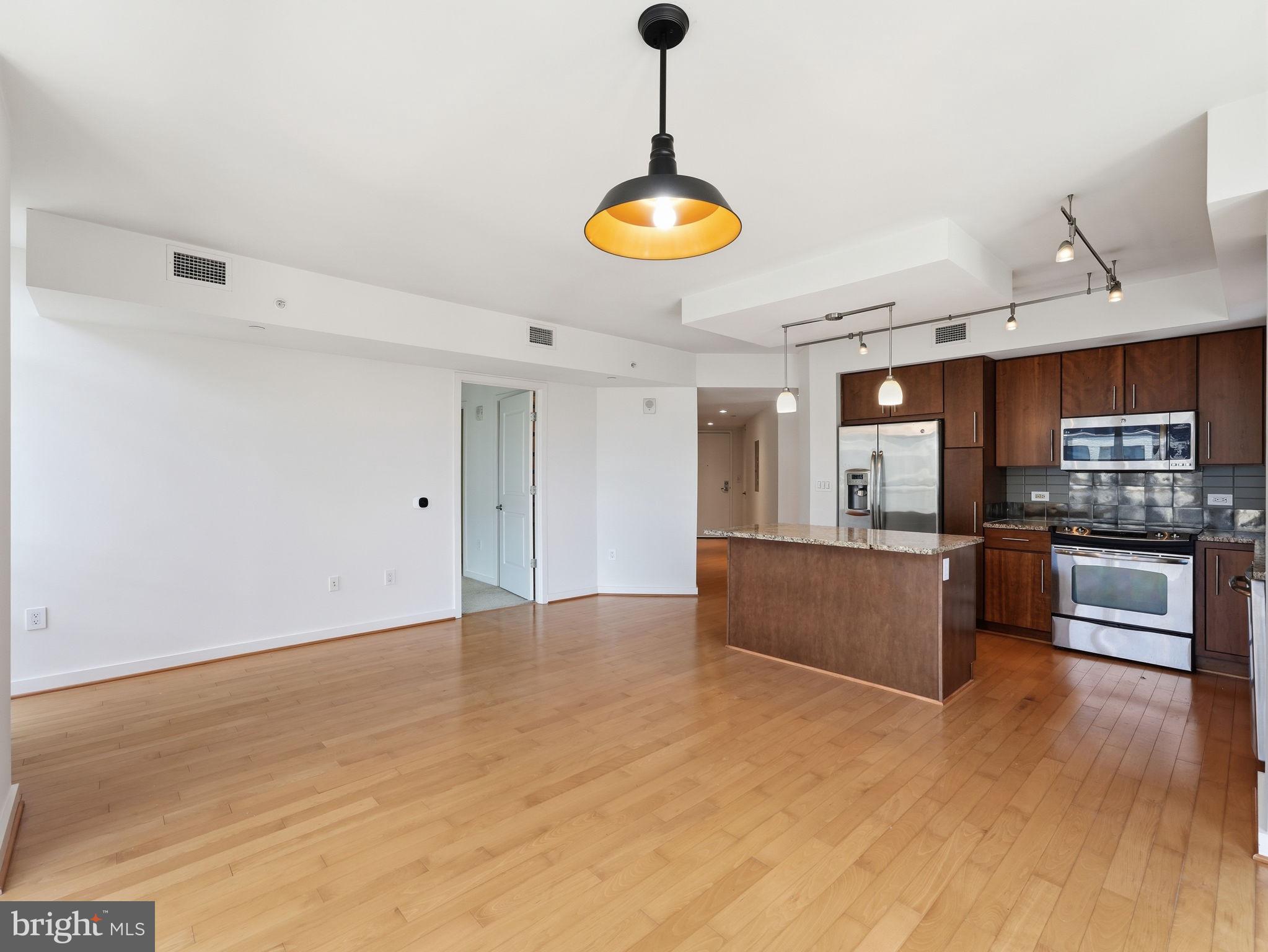 1025 1ST STREET SE 1315
