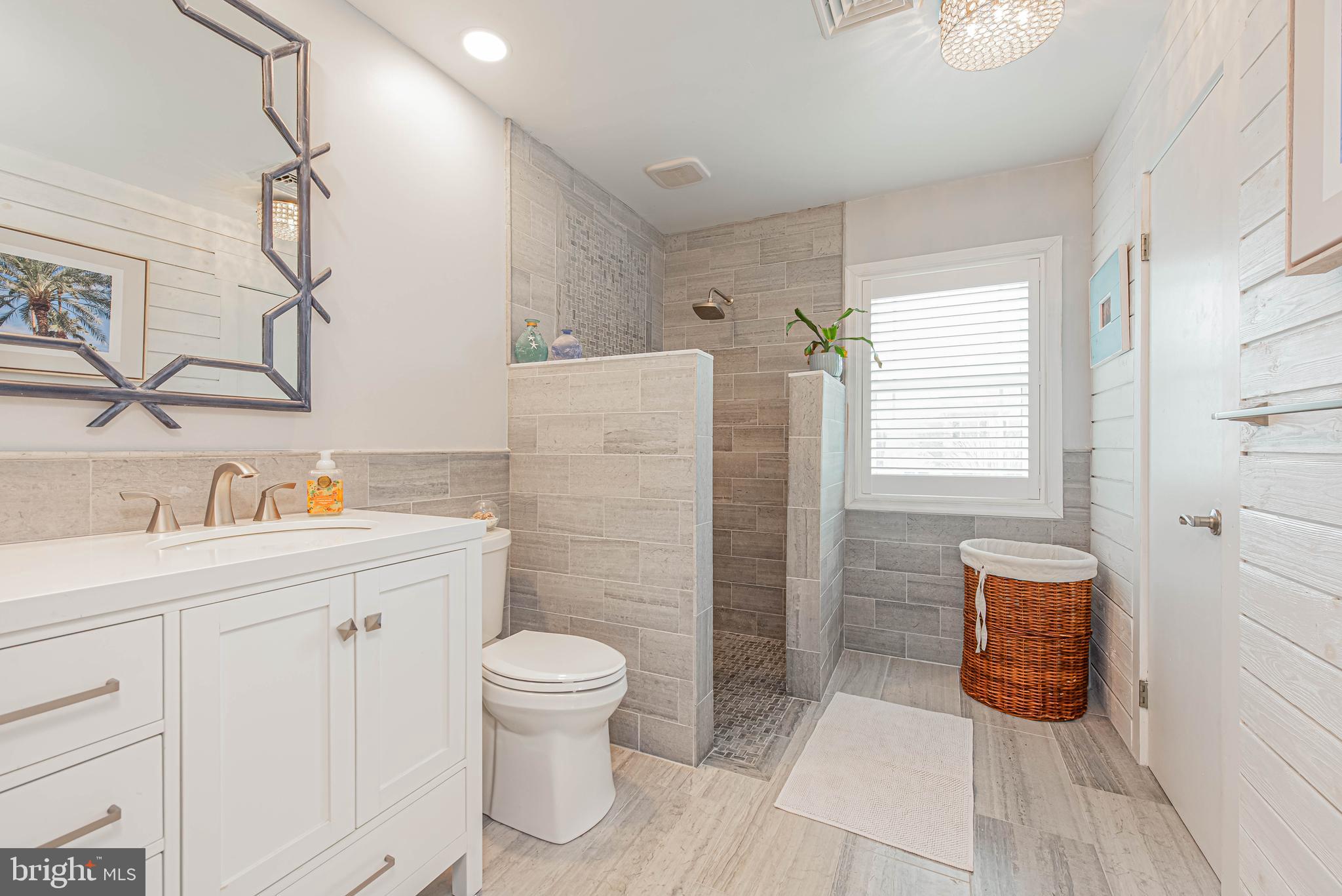 CAINE KEYS II EXT - Residential