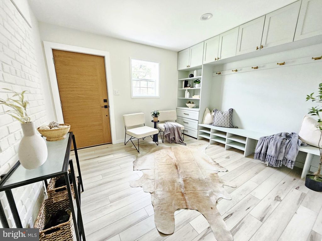 Photo of 9721 Bellevue Drive, BETHESDA, MD 20814 (MLS # MDMC2203912)