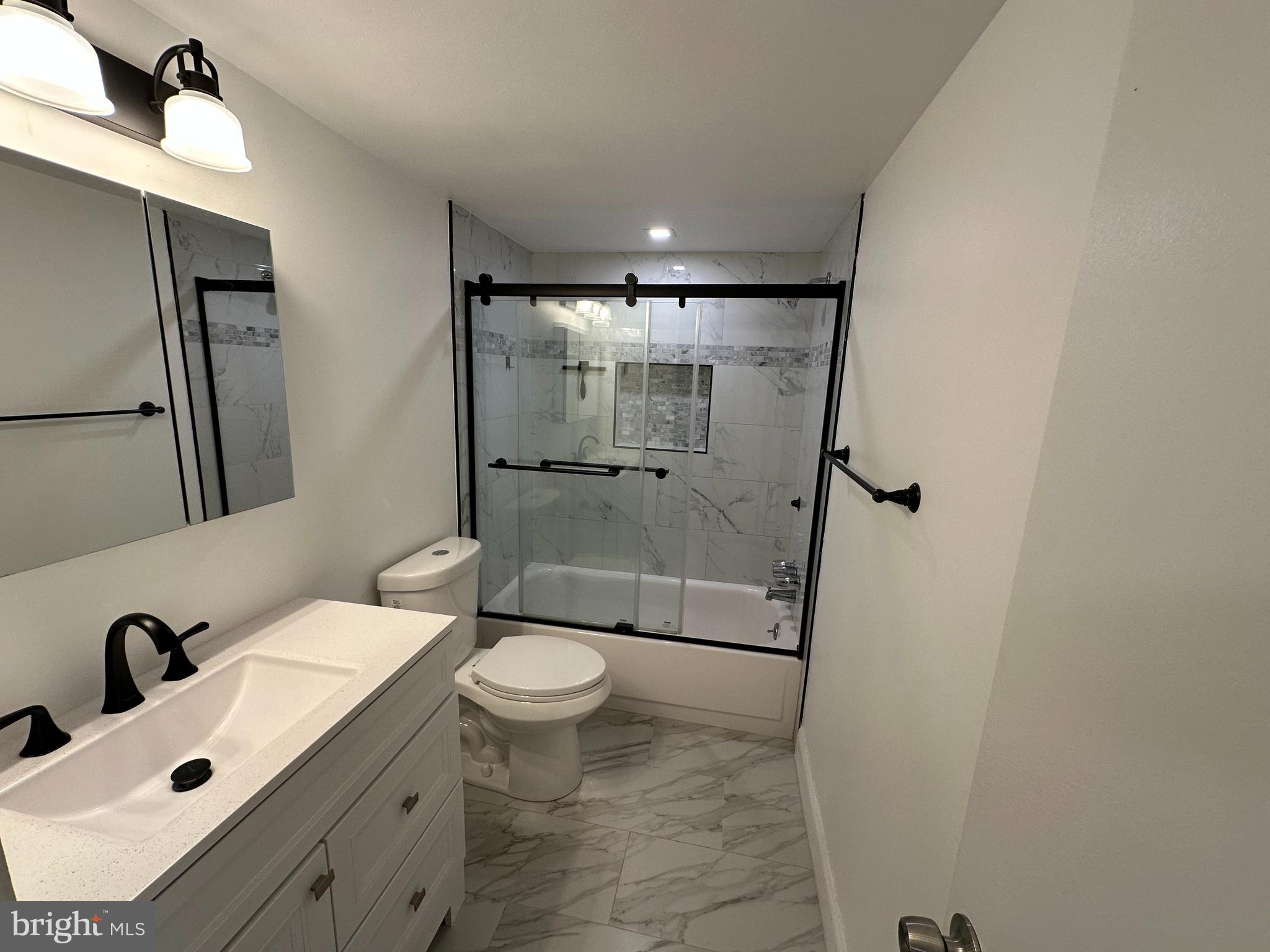 AMERICANA FINMARK - Residential