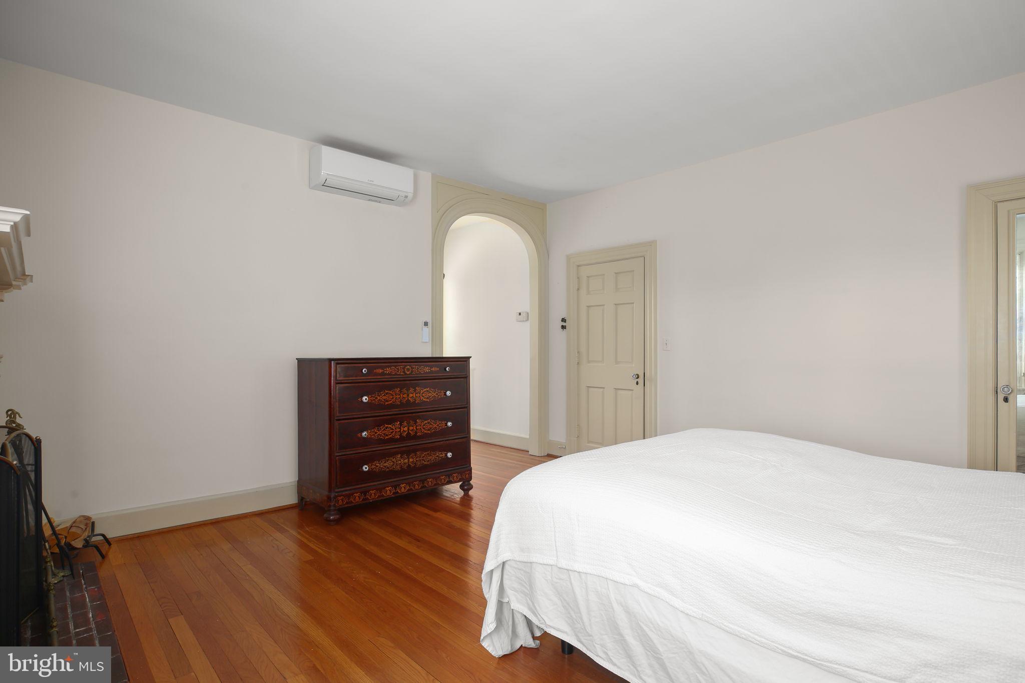 DOWNTOWN FREDERICKSBURG - Residential