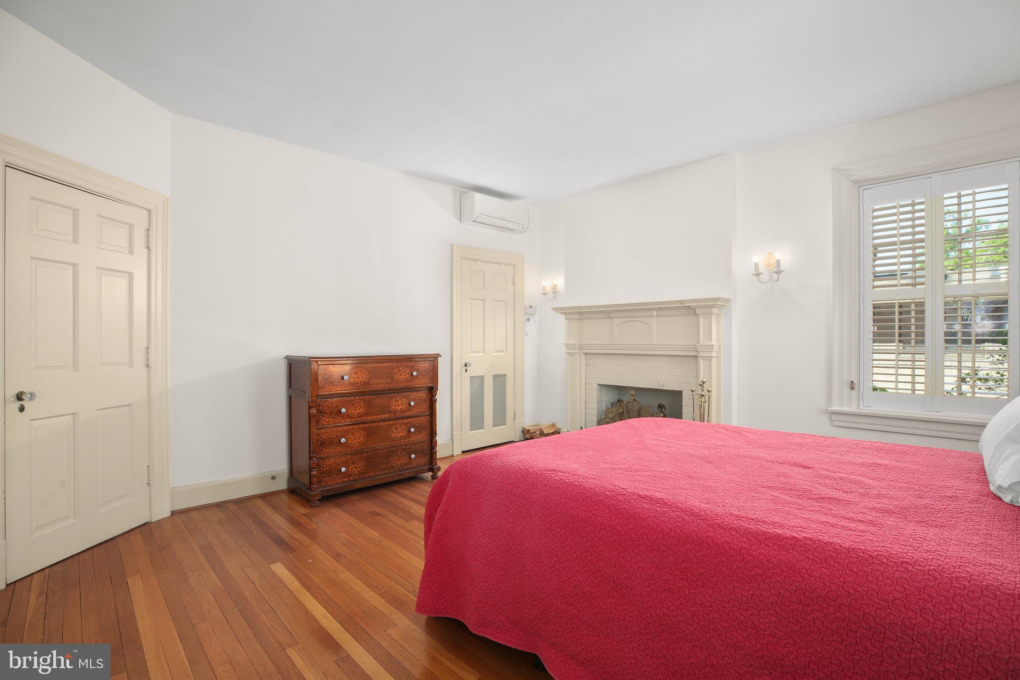 DOWNTOWN FREDERICKSBURG - Residential