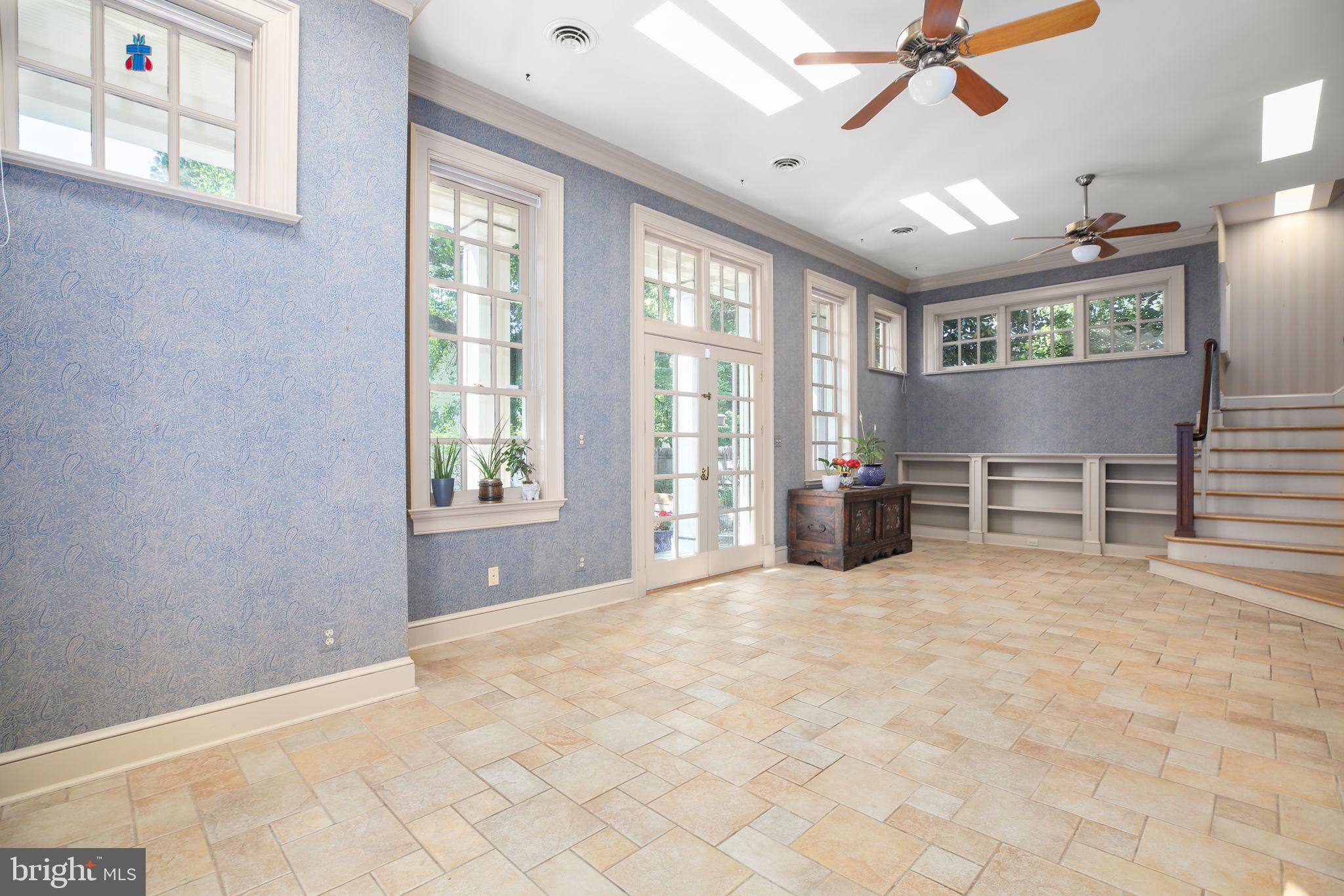 DOWNTOWN FREDERICKSBURG - Residential