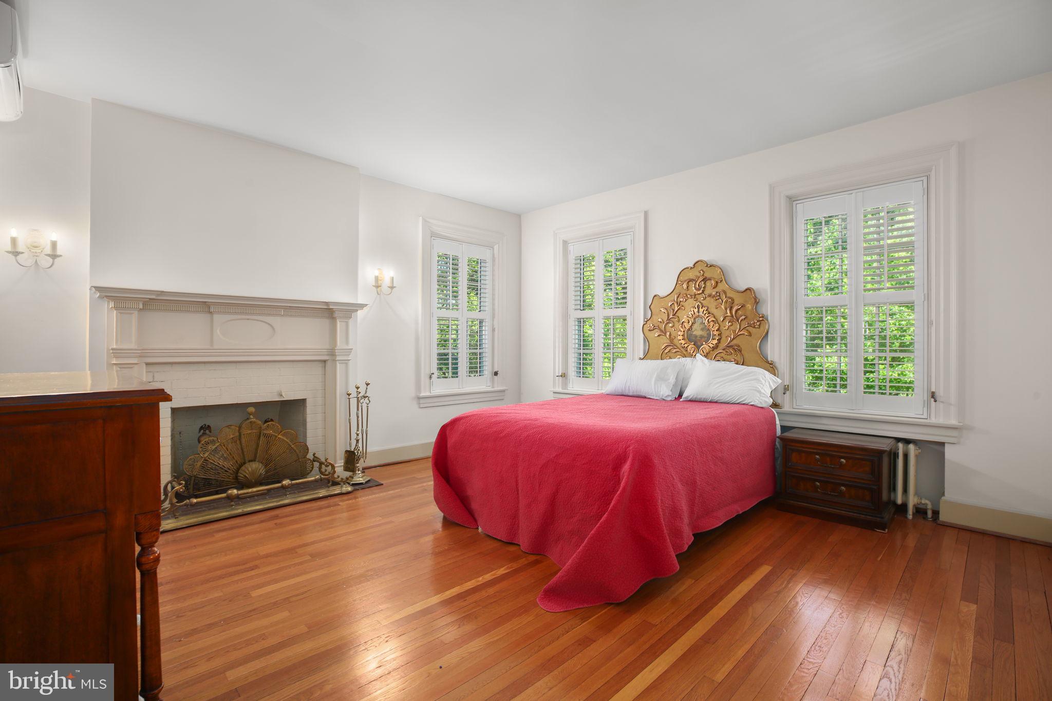 DOWNTOWN FREDERICKSBURG - Residential