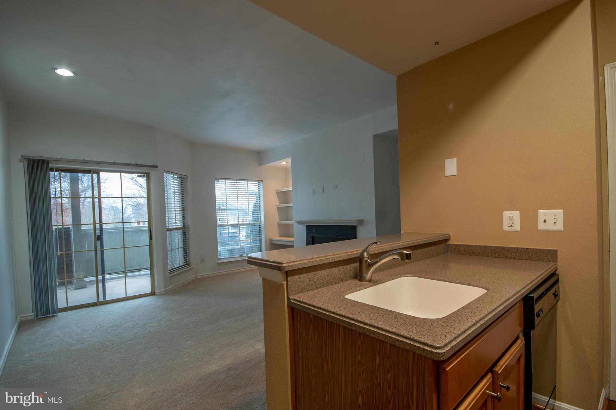 PENDERBROOK SQUARE CONDOMINIUMS - Residential Lease